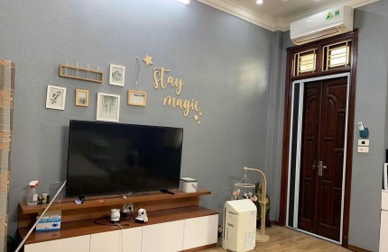 Cho thuê nhà ngõ kinh doanh Spa, Cà Phê Nguyễn Chí Thanh - Đống Đa - 50m - 4 tầng - 25 triệu